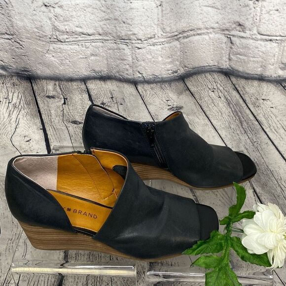 Lucky‎ Brand Jaxy  Leather Open Peep Toe Wedge Sandal Black 7.5 New - Picture 1 of 9